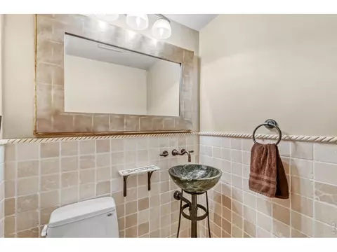 Bath - 3132 Linden Dr, Boulder, CO 80304 photo 2 of 4