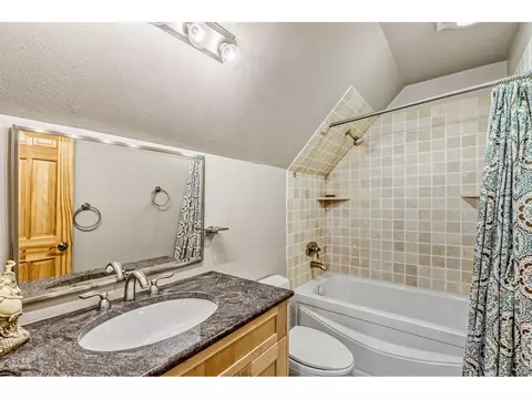 Bath - 3132 Linden Dr, Boulder, CO 80304 photo 1 of 5
