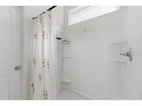 Bath - 748 Dakota Way, Windsor, CO 80550 photo 2 of 4