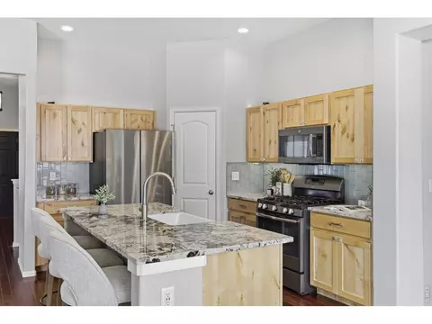 Kitchen - 748 Dakota Way, Windsor, CO 80550 photo 5 of 8