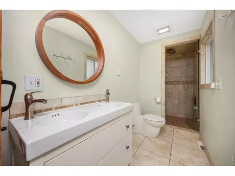 Bath - 7702 Devonshire Ct, Boulder, CO 80301 photo 1 of 4