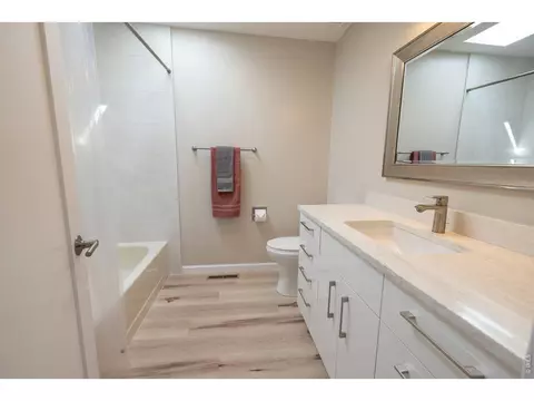 Bath - 5579 Stonewall Pl, Boulder, CO 80303 photo 2 of 3
