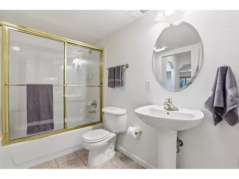 Bath - 5579 Stonewall Pl, Boulder, CO 80303 photo 3 of 3