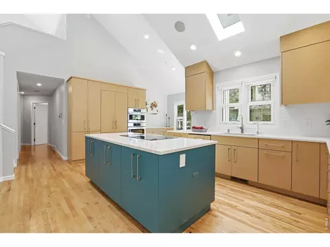 Kitchen - 5579 Stonewall Pl, Boulder, CO 80303 photo 3 of 3