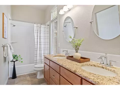Bath - 1577 Bison Run Dr, Windsor, CO 80550 photo 5 of 6