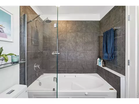 Bath - 1625 Yellow Pine Ave, Boulder, CO 80304 photo 2 of 5