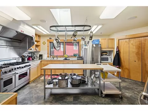 Kitchen - 1625 Yellow Pine Ave, Boulder, CO 80304 photo 4 of 6