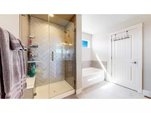 Bath - 4124 Florence Ave, Evans, CO 80620 photo 4 of 6
