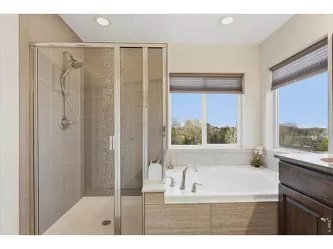Bath - 1148 Wagon Bend Rd, Berthoud, CO 80513 photo 4 of 5