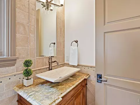 Bath - 1285 Meadow Pl, Boulder, CO 80304 photo 5 of 6