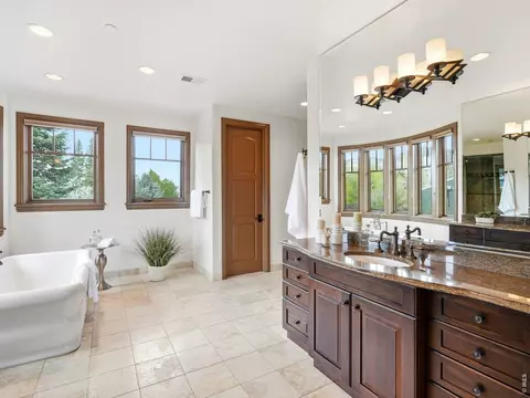 Bath - 1285 Meadow Pl, Boulder, CO 80304 photo 1 of 6