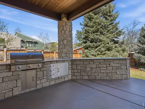 Exterior - 1285 Meadow Pl, Boulder, CO 80304 photo 3 of 7