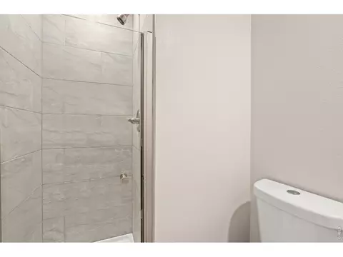 Bath - 805 30th St, Boulder, CO 80303 photo 1 of 1