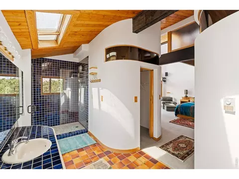 Bath - 135 Poorman Rd, Boulder, CO 80302 photo 1 of 7