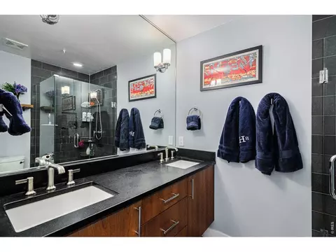 Bath - 1922 E 28th Ave, Denver, CO 80205 photo 2 of 3