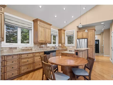Kitchen - 4398 Carter Trl, Boulder, CO 80301 photo 5 of 6