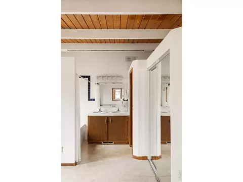 Bath - 1675 Upland Ave, Boulder, CO 80304 photo 1 of 4
