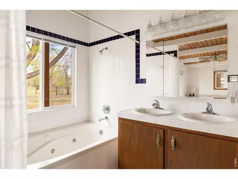 Bath - 1675 Upland Ave, Boulder, CO 80304 photo 2 of 4