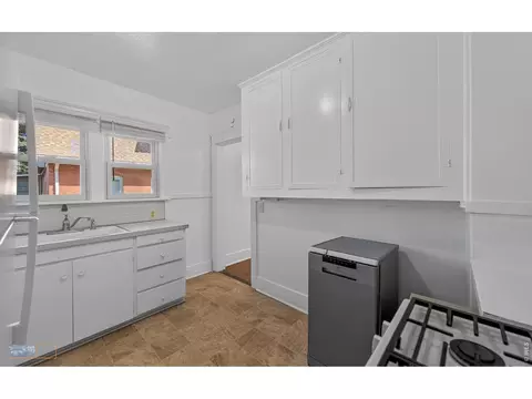 Kitchen - 735 University Ave, Boulder, CO 80302 photo 2 of 2