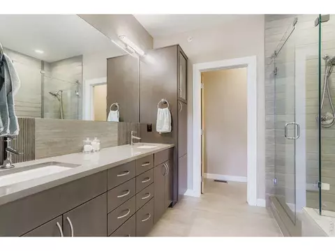 Bath - 5318 5th St #D, Boulder, CO 80304 photo 2 of 5