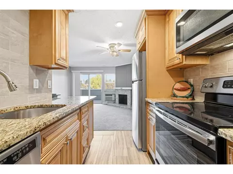 Kitchen - 3240 Iris Ave #G-205, Boulder, CO 80301 photo 4 of 4