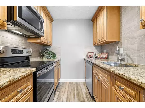 Kitchen - 3240 Iris Ave #G-205, Boulder, CO 80301 photo 2 of 4