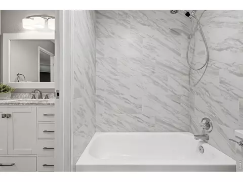 Bath - 3240 Iris Ave #G-205, Boulder, CO 80301 photo 4 of 4