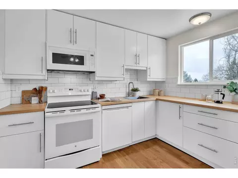 4493 Canterbury Dr, Boulder, CO 80301 photo 6