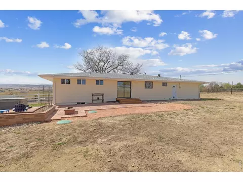 Exterior - 218 Bothun Rd, Berthoud, CO 80513 photo 2 of 6