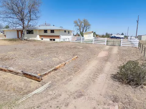 Exterior - 218 Bothun Rd, Berthoud, CO 80513 photo 5 of 6