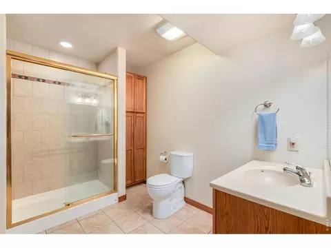 Bath - 2177 Burbank St, Berthoud, CO 80513 photo 4 of 4