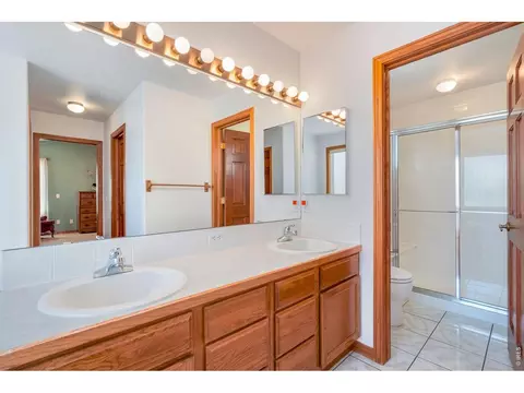 Bath - 2177 Burbank St, Berthoud, CO 80513 photo 1 of 4