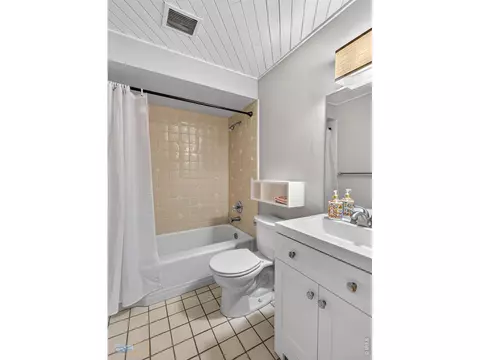 Bath - 315 Evergreen Ave, Boulder, CO 80304 photo 1 of 4