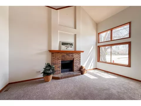 Living - 202 Welch Dr, Lyons, CO 80540 photo 3 of 11