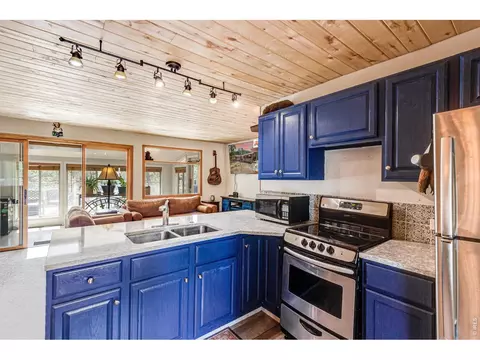 Kitchen - 117 Aspen Dr, Lyons, CO 80540 photo 3 of 3