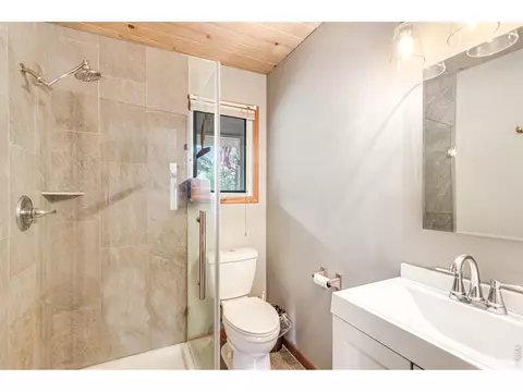 Bath - 117 Aspen Dr, Lyons, CO 80540 photo 1 of 2