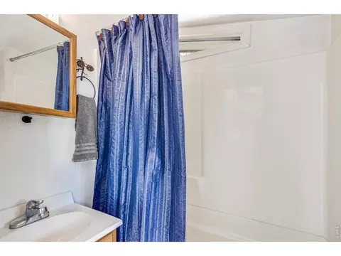 Bath - 117 Aspen Dr, Lyons, CO 80540 photo 2 of 2