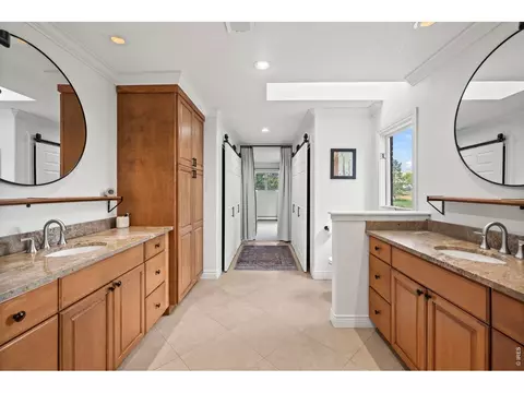 Bath - 4937 Valkyrie Dr, Boulder, CO 80301 photo 3 of 6