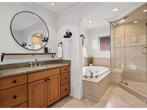 Bath - 4937 Valkyrie Dr, Boulder, CO 80301 photo 2 of 6