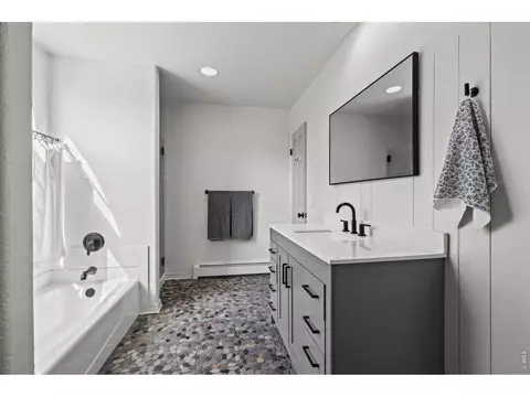 Bath - 4937 Valkyrie Dr, Boulder, CO 80301 photo 5 of 6