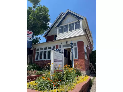 913 N Corona St, Denver, CO 80218