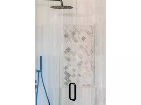 Bath - 505 Pine St, Boulder, CO 80302 photo 3 of 8