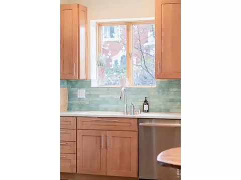 Kitchen - 505 Pine St, Boulder, CO 80302 photo 2 of 5