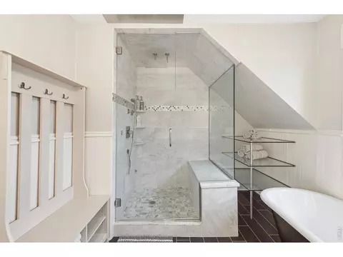 Bath - 505 Pine St, Boulder, CO 80302 photo 8 of 8