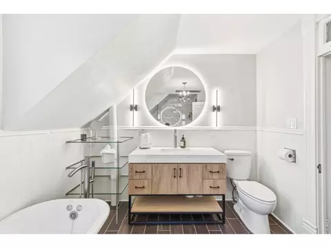 Bath - 505 Pine St, Boulder, CO 80302 photo 7 of 8
