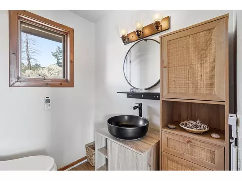 Bath - 393 Dixon Rd, Boulder, CO 80302 photo 1 of 5