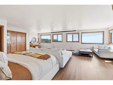 Bedroom - 393 Dixon Rd, Boulder, CO 80302 photo 1 of 6