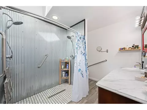 Bath - 50950 E 32nd Ave, Bennett, CO 80102 photo 2 of 5