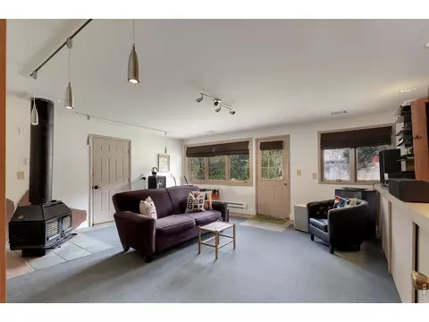 Living - 655 Kiowa Rd, Lyons, CO 80540 photo 6 of 6