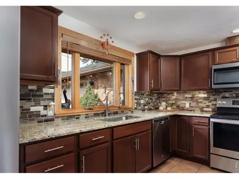 Kitchen - 655 Kiowa Rd, Lyons, CO 80540 photo 5 of 5